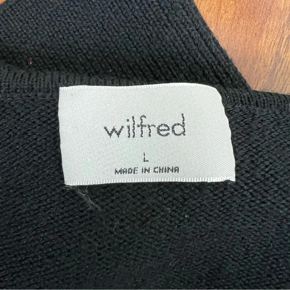 Aritizia Wilfred 100% Merino Wool V Neck Cyprie Sweater Black Size L - Picture 5 of 6